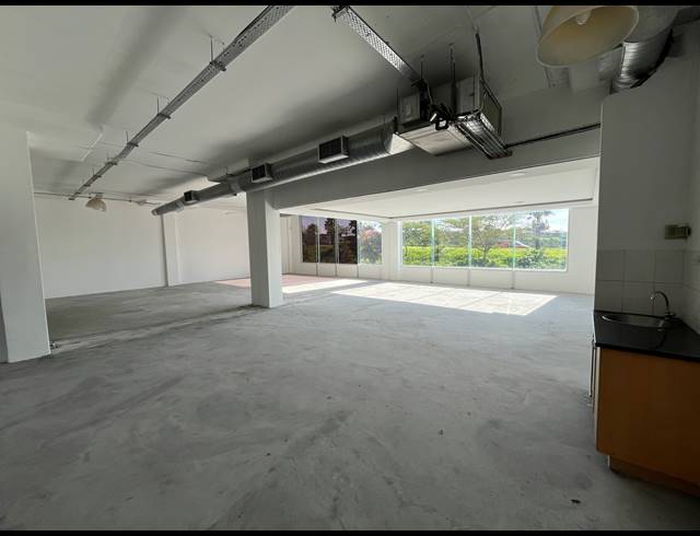 175M² BUSINESS TO LET IN PAARDEN EILAND